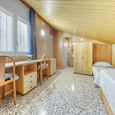 Διαμέρισμα In With Terrace Views Ρόζες