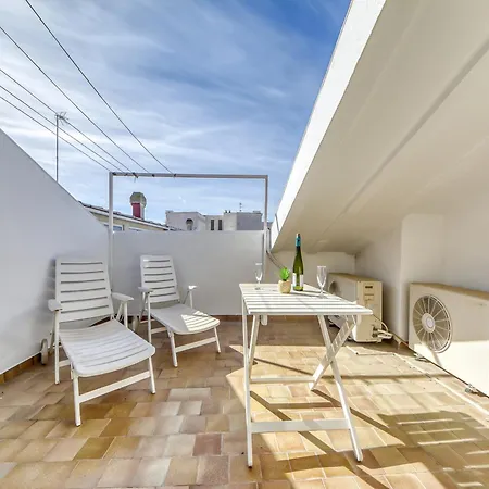 Διαμέρισμα In With Terrace Views Ρόζες
