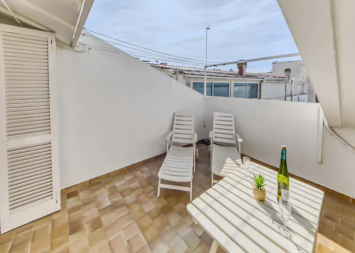 In With Terrace Views *